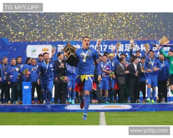 凤凰山足球明星的崛起与荣耀背后的故事与梦想 凤凰山足球明星的崛起与荣耀背后的故事与梦想