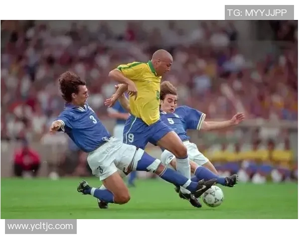 全球魅力足球明星全景盘点与精彩瞬间回顾 全球魅力足球明星全景盘点与精彩瞬间回顾