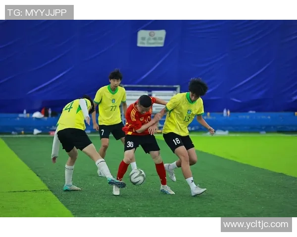 足球明星提问图片大全展示球迷互动瞬间与明星风采的精彩合集 足球明星提问图片大全展示球迷互动瞬间与明星风采的精彩合集