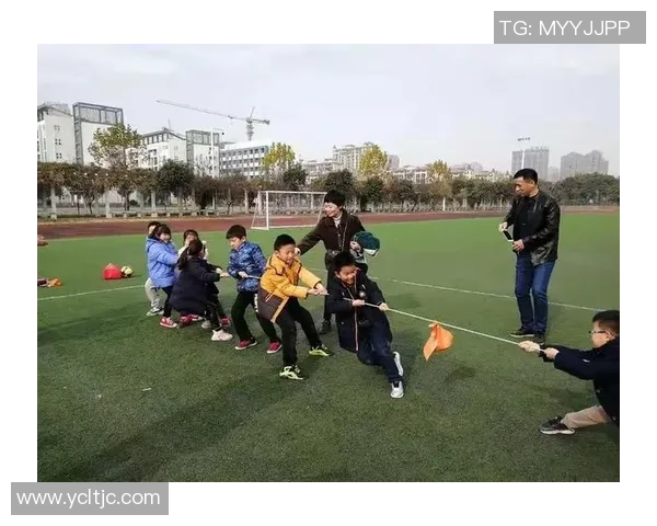 足球明星沉浸书海的卡通形象展现阅读魅力与运动精神 足球明星沉浸书海的卡通形象展现阅读魅力与运动精神